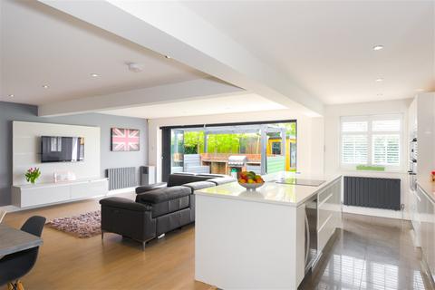 143 Ember Lane, Esher, KT10 8EH