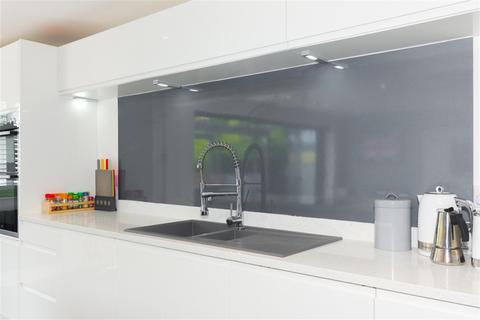 143 Ember Lane, Esher, KT10 8EH