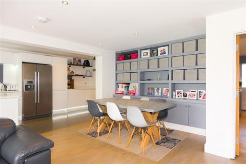 143 Ember Lane, Esher, KT10 8EH