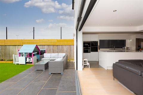 143 Ember Lane, Esher, KT10 8EH
