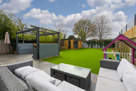 143 Ember Lane, Esher, KT10 8EH