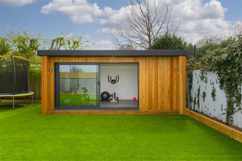 143 Ember Lane, Esher, KT10 8EH