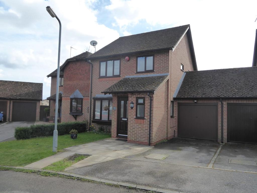 Lexton Gardens, Middleton Cheney 3 bed detached house £325,000