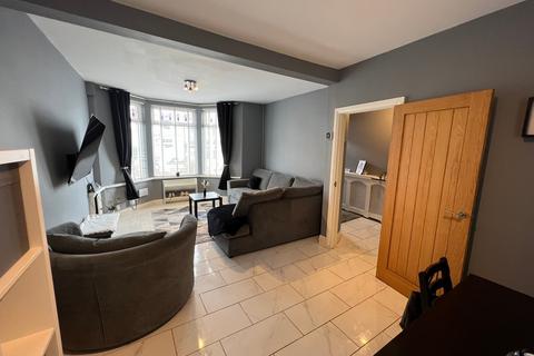 35 Berw Road, Tonypandy, CF40 2AQ