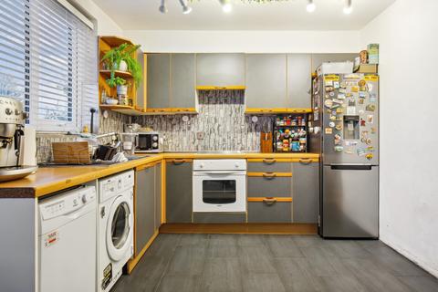 2 bedroom flat to rent, St. Andrews Court, 17 Bolton Road, London