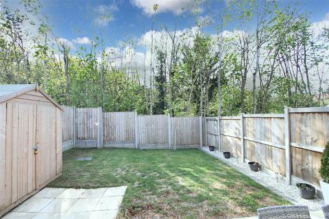 10 Popular Road, Great Blakenham, Ipswich, IP6 0GN