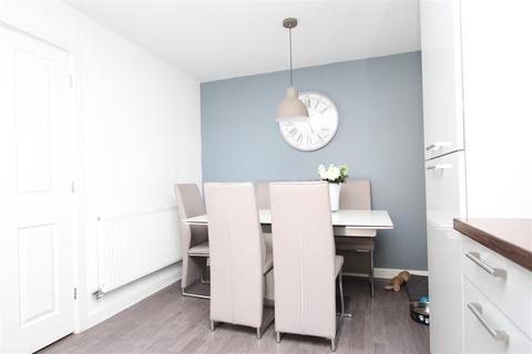 10 Popular Road, Great Blakenham, Ipswich, IP6 0GN