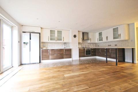 39 Willow Road, New Malden, KT3 3RR