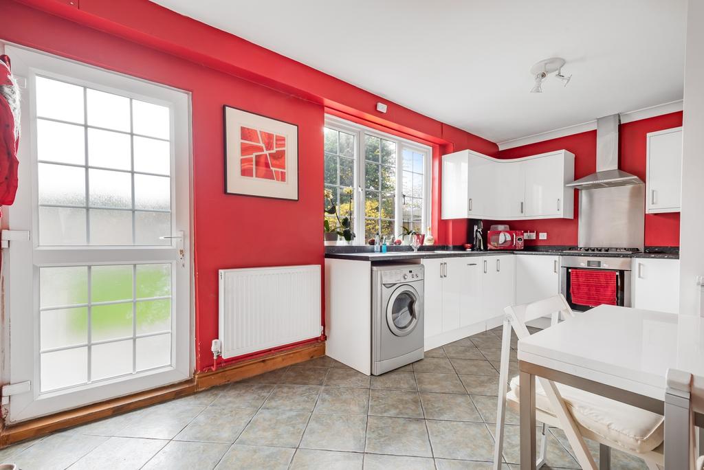 Eltham Green Road London SE9 3 bed end of terrace house £1,895 pcm (£