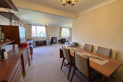 79 Broad Road, Eastbourne, BN20 9QX
