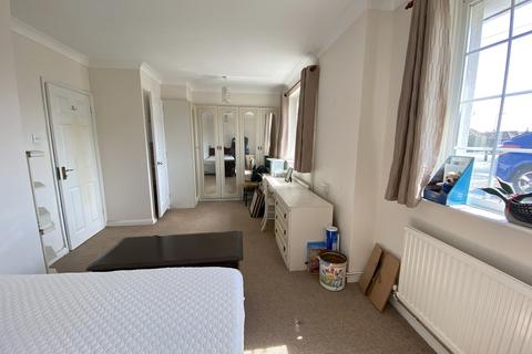 79 Broad Road, Eastbourne, BN20 9QX