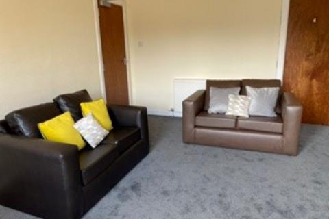 4 bedroom flat to rent, Roslin Street, City Centre, Aberdeen, AB24