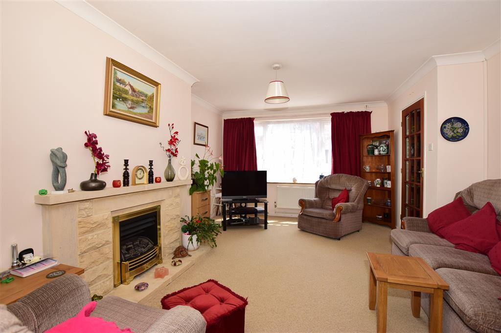 Quantock Drive, Ashford, Kent 3 bed end of terrace house £240,000