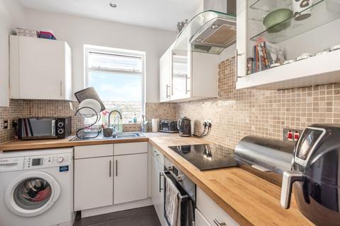 24b Piper Road, Kingston Upon Thames, KT1 3EX