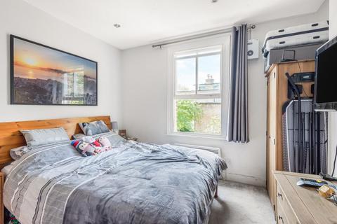 24b Piper Road, Kingston Upon Thames, KT1 3EX