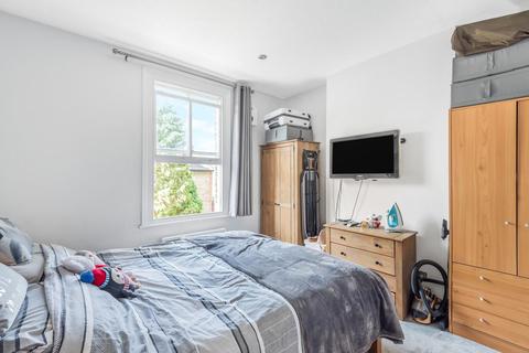 24b Piper Road, Kingston Upon Thames, KT1 3EX