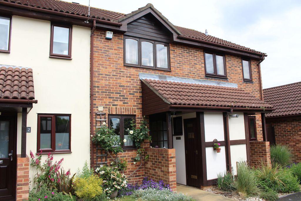 Fitzrobert Place, Egham, TW20 2 bed terraced house £375,000