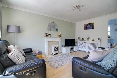 14 Long Grove, Harold Wood, Romford, RM3 0WN