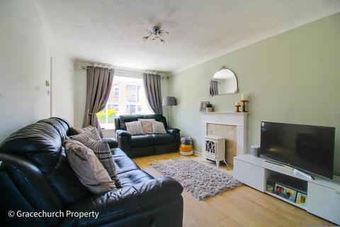 14 Long Grove, Harold Wood, Romford, RM3 0WN