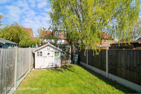 14 Long Grove, Harold Wood, Romford, RM3 0WN