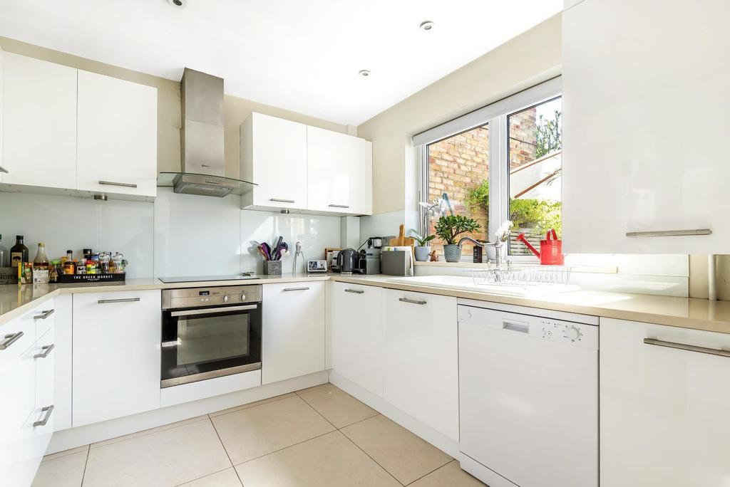 Pine Grove Mews, Pine Grove, Weybridge, KT13 3 bed terraced house £