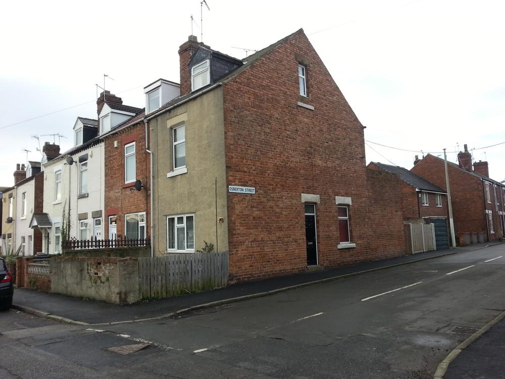 Claypit lane, Rawmarsh, Rotherham 3 bed end of terrace house £550 pcm (£127 pw)