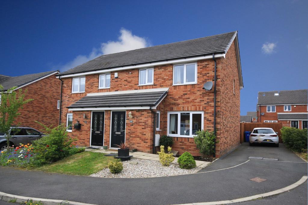 Meadow Brook, Pemberton, Wigan, WN5 8ED 3 bed semidetached house £160,000