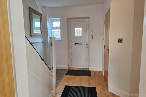 2 bedroom flat to rent, Stratford Road, Shirley, Solihull