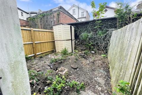 5 Cliffe Road, South Croydon, CR2 6PQ