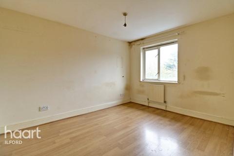 34 Wisteria Close, Ilford, IG1 2BH