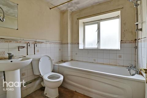 34 Wisteria Close, Ilford, IG1 2BH
