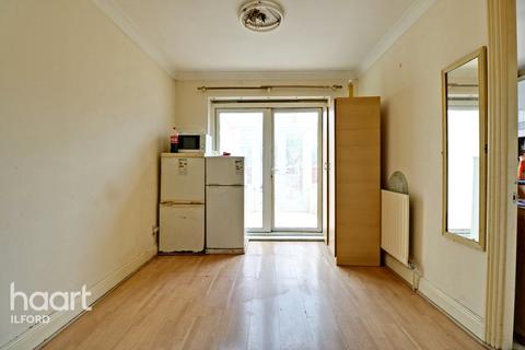 34 Wisteria Close, Ilford, IG1 2BH