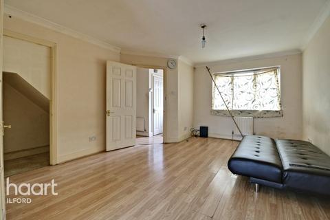 34 Wisteria Close, Ilford, IG1 2BH