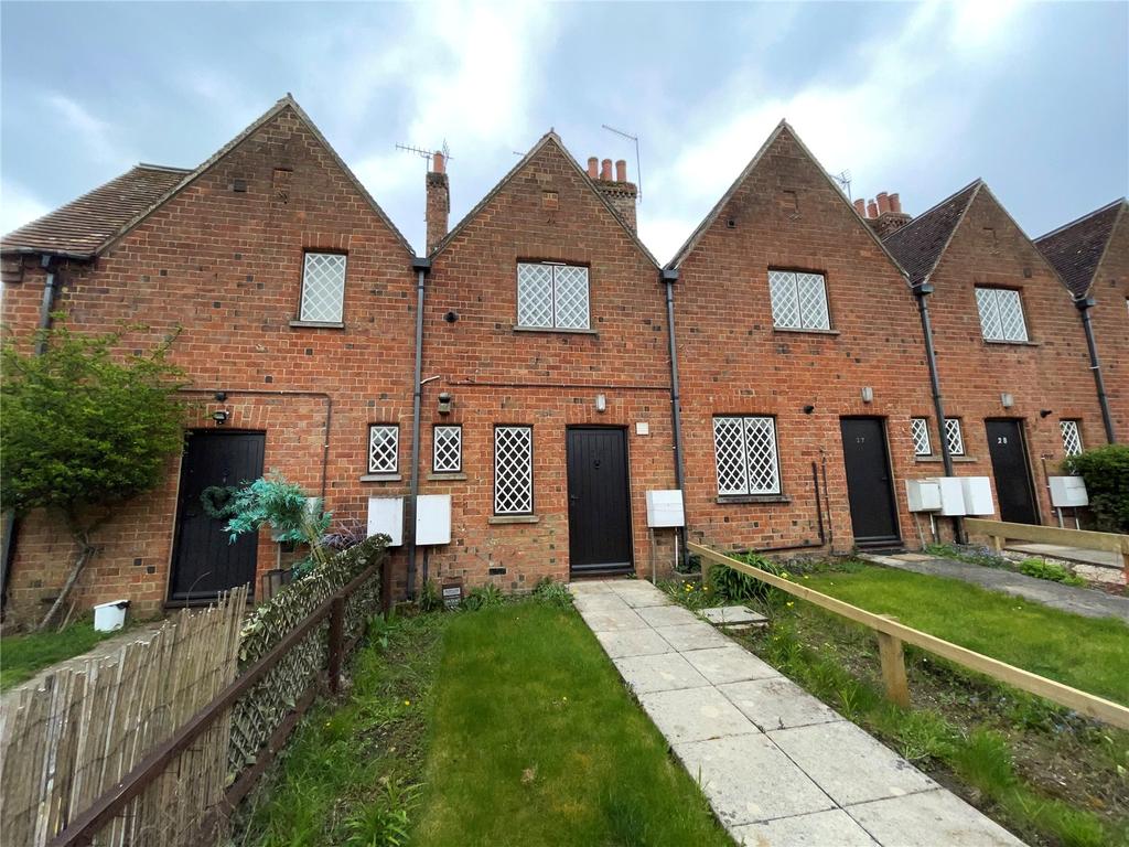 Leighton Street, Woburn, Bedfordshire, MK17 1 bed terraced house £806