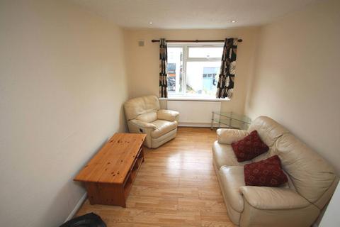 4 bedroom maisonette to rent, Camellia Lane, Surbiton KT5