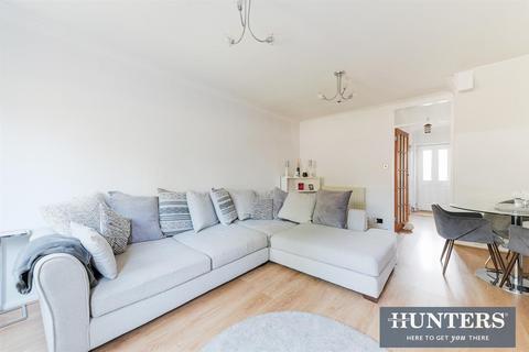 12 Edwards Close, Worcester Park, KT4 8PE