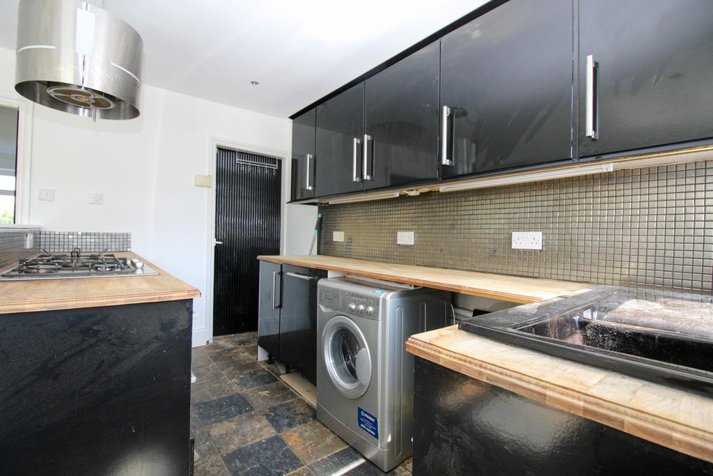 Windmill Fold, Yeadon, Leeds, LS19 7TG 3 bed terraced house £210,000