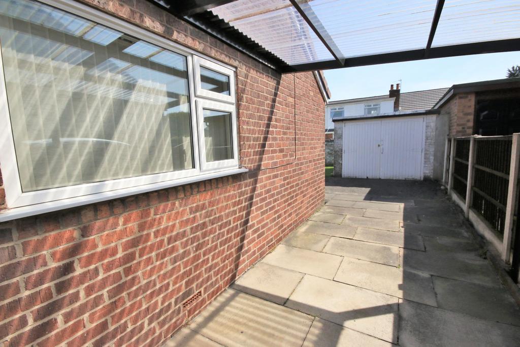 Oxford Road, Orrell, Wigan, WN5 8PQ 2 bed semidetached bungalow £165,000