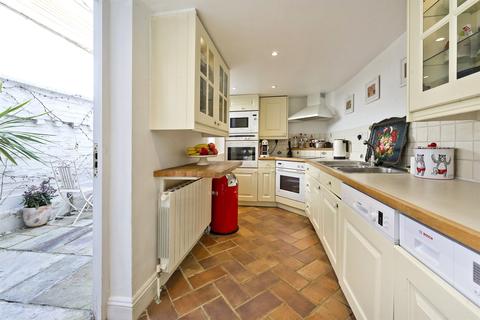 10 Blithfield Street, London, W8 6RH