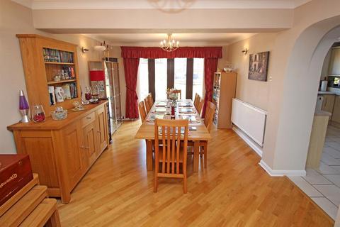 43 Fellowes Way, Stevenage, SG2 8BS
