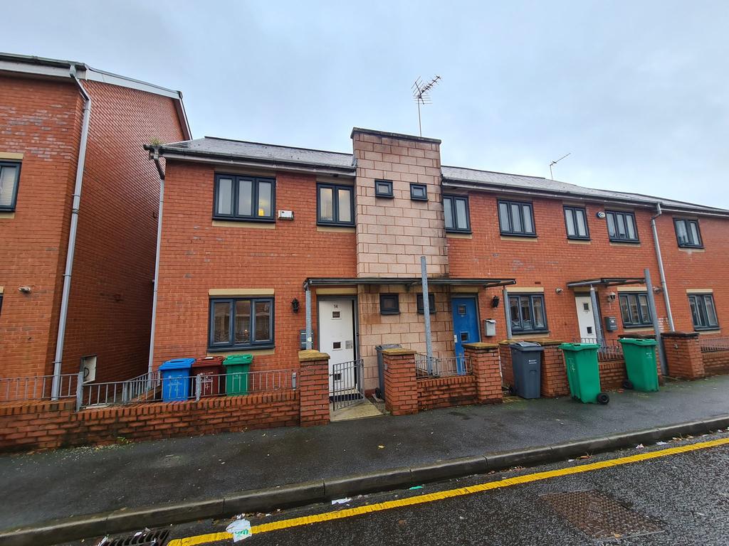 Reilly Street, Hulme, Manchester, M15 5NB 3 bed terraced house £210,000