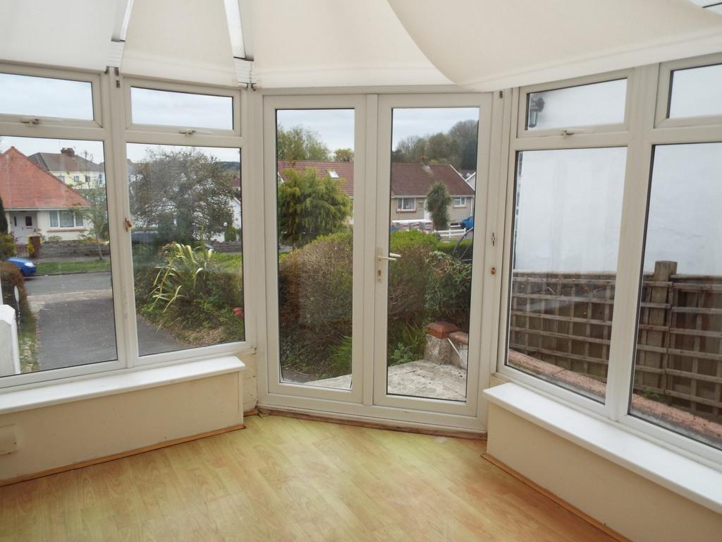 33 riversdale Road, West Cross, Swansea 4 bed semidetached house £