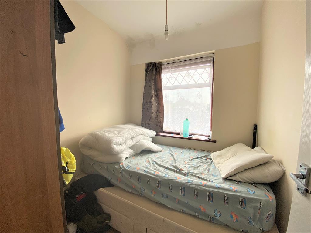 Bourne Avenue, Hayes, Middlesex, UB3 1QW 3 bed terraced house £425,000
