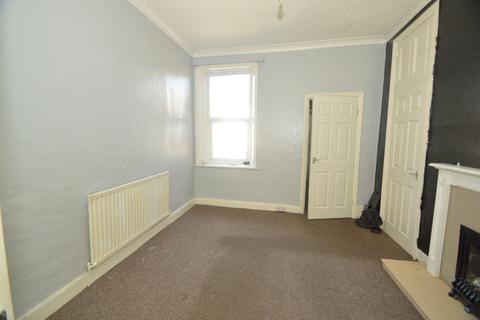4 bedroom ground floor maisonette to rent, Eastbourne Avenue, Gateshead, NE8