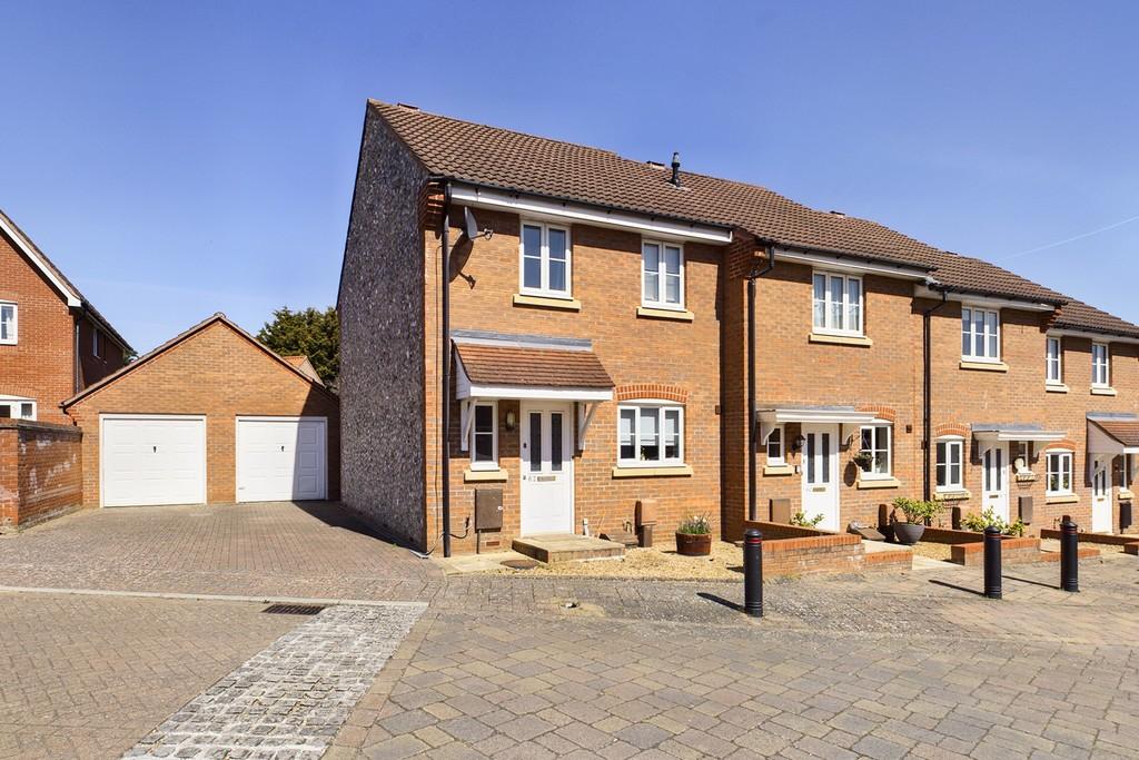 Comfrey Way, Thetford 3 bed end of terrace house £220,000