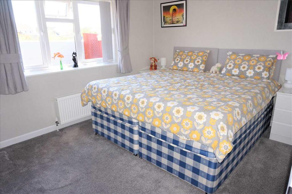 Master bedroom :