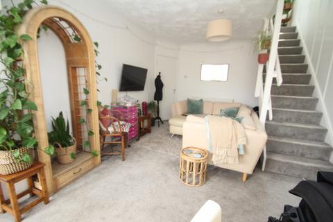 3 bedroom semi-detached bungalow to rent - Elms Drive, Chelmsford