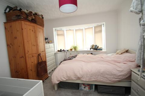 3 bedroom semi-detached bungalow to rent - Elms Drive, Chelmsford