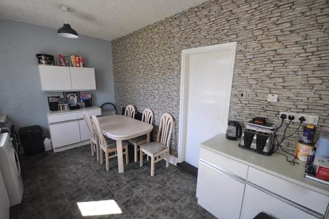 12 Darlington Grove, Moorends, Doncaster, DN8 4TP
