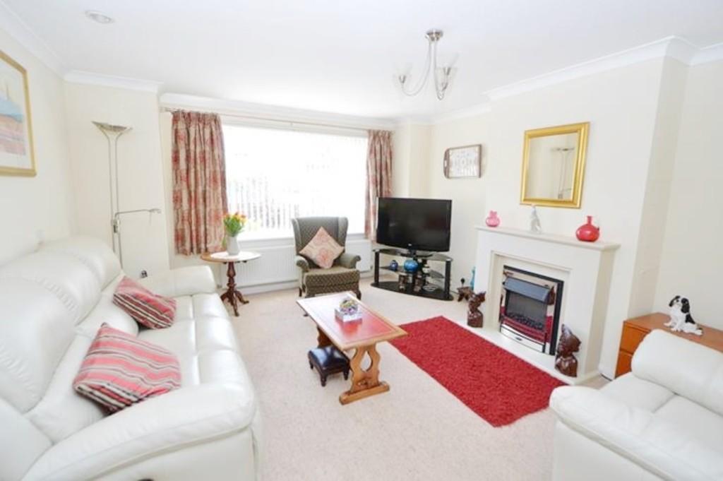 Sunnyside Avenue, Bathgate 3 bed detached house £183,000
